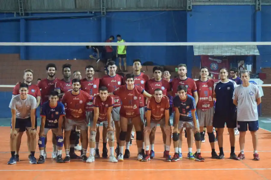 HAY EQUIPO. Pellegrini también debutará esta noche a las 21. Su rival será Estudiantes de La Plata.