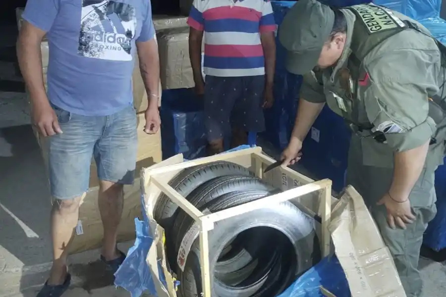 Controles en rutas de Tucumán: secuestraron 304 cubiertas sin aval legal