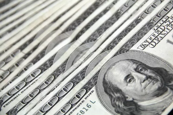 El dólar blue continúa con la tendencia alcista y alcanza los $ 440