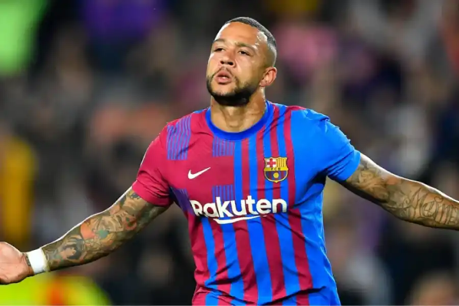 Memphis Depay debe confirmar su salida de Barcelona y posible llegada a Inter.