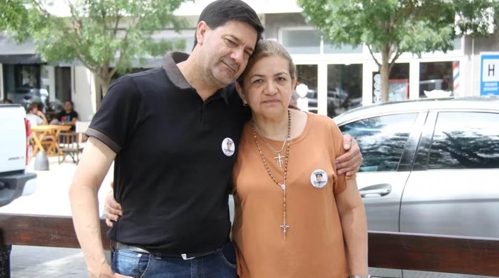 PADRES DEL DOLOR. Silvino Báez y Graciela Sosa, padres de Fernando. 
