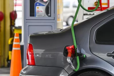 Suspenderían las tarjetas de crédito en algunas estaciones de servicio: hasta cuando se las podría usar