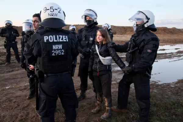 Arrestaron a Greta Thunberg durante una protesta en Oslo