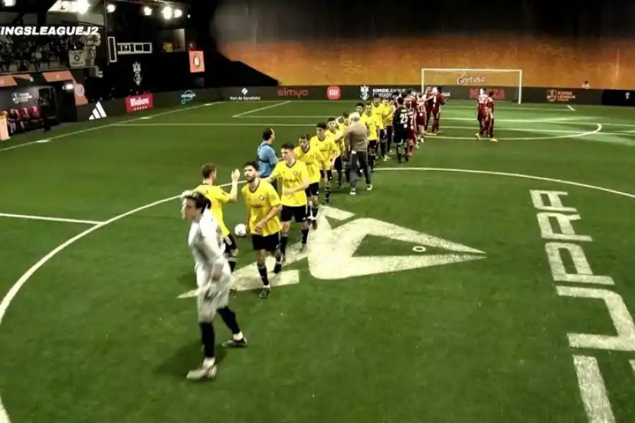 A JUGAR. Los partidos se disputan en “Cupra Arena”, una cancha ubicada en Barcelona. La competencia, que empezó el 1 de enero, arrasa en Twitch y Youtube.