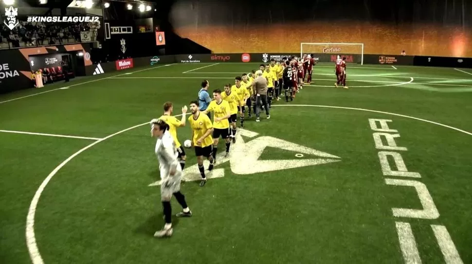 A JUGAR. Los partidos se disputan en “Cupra Arena”, una cancha ubicada en Barcelona. La competencia, que empezó el 1 de enero, arrasa en Twitch y Youtube.