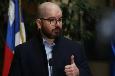 Un ministro chileno salvó su cargo