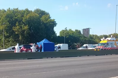 Buenos Aires: se dio a conocer el video de la pareja que falleció tras ser atropellada en la autopista 25 de Mayo