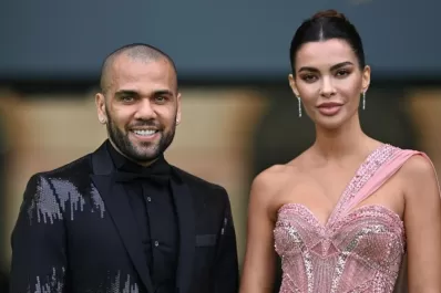 “Juntos”: el mensaje de la mujer de Dani Alves luego de su detención por agresión sexual