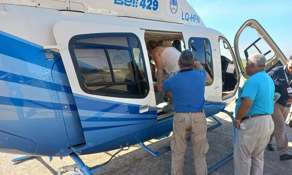 Trasladan en helicóptero a pacientes de alta montaña. Foto Prensa