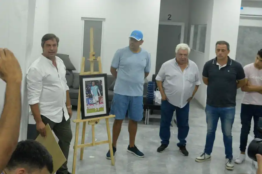 Homenajearon a Andrés Balanta, antes del amistoso de Atlético Tucumán