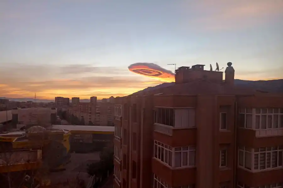 Nubes formaron una inusual figura en el cielo de Turquía