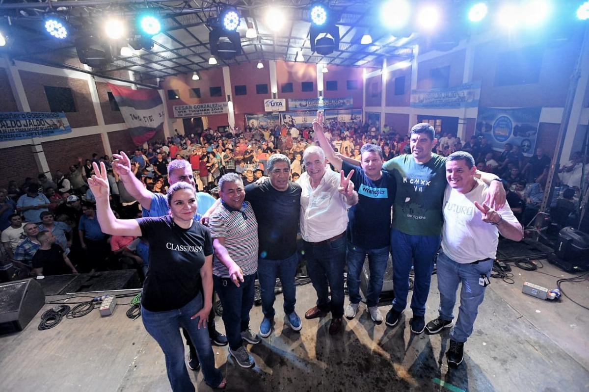Osvaldo Jaldo con dirigentes sindicales en San Andrés.