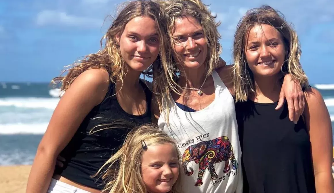 Maru Botana junto a sus tres hijas mujeres