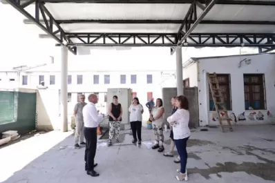 Destinarán $153 millones en la construcción de patios techados para las escuelas