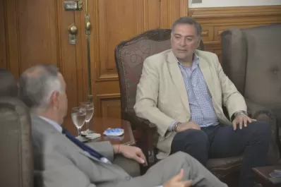 Dimes y diretes de la política