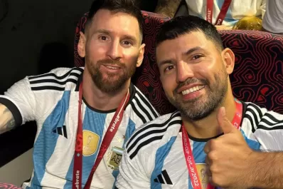 El Kun Agüero quiere volver a jugar con Lionel Messi: “Tiene las puertas abiertas de mi equipo”