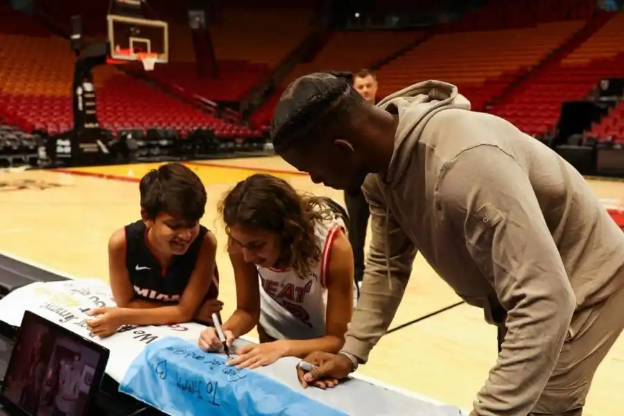 Felipe junto a Jimmy Butler