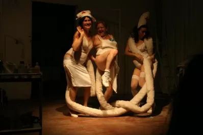 Manojo de calles: teatro sin red y con dramaturgia propia