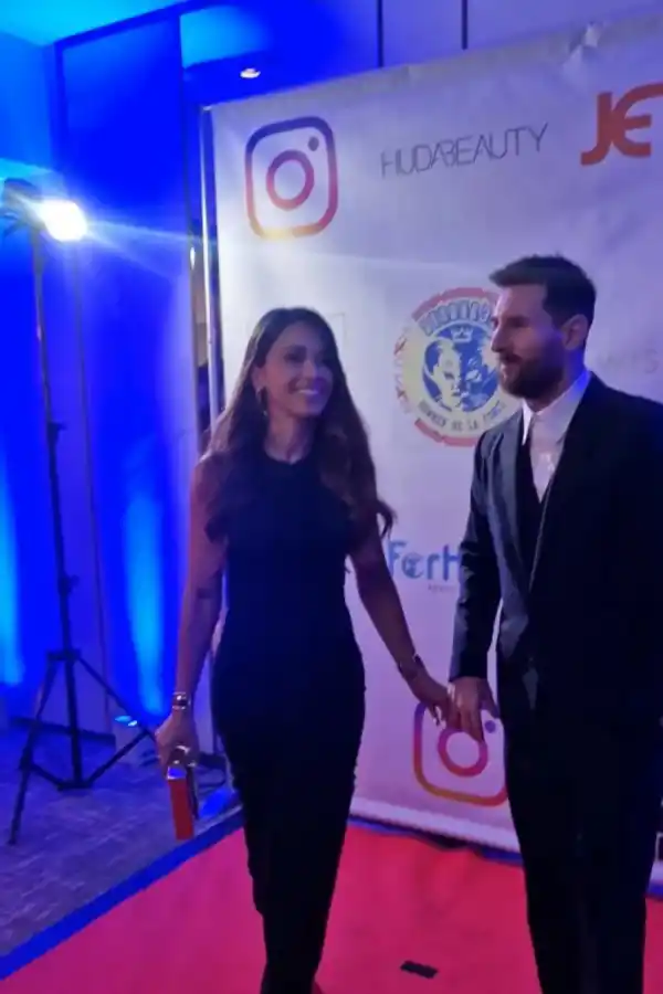 Lionel Messi y Antonela Roccuzzo fueron a una fiesta de gala en París y se robaron todas las miradas