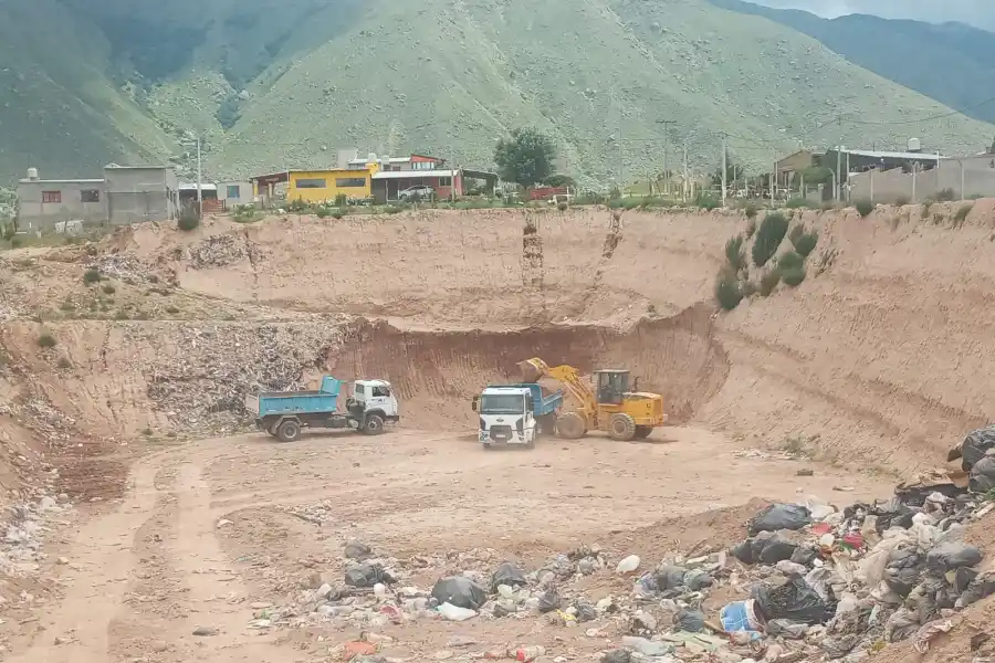 El predio donde se aacumulan los residuos. 