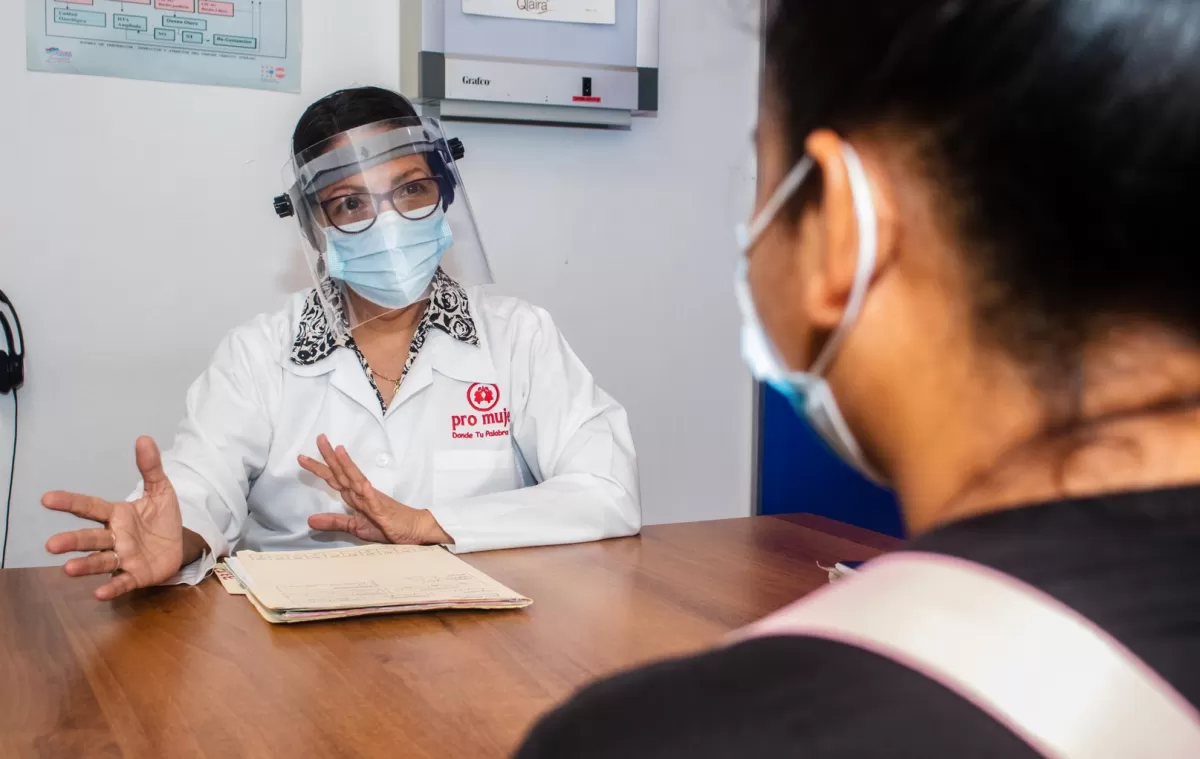 SALUD. Pro Mujer brinda acceso a chequeos médicos según la edad y situación de cada una y capacitación en temas de salud a mujeres de la región. 