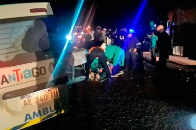 Dos vehículos chocaron en Santiago del Estero: algunos heridos fueron trasladados a Tucumán