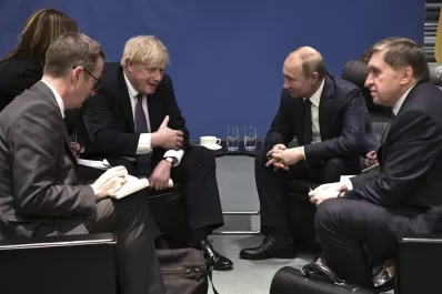 Boris Johnson reveló que Putin lo amenazó con lanzar misiles