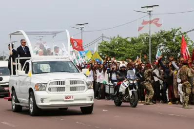 Francisco criticó la depredación de África
