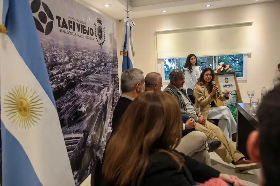 Dimes y diretes de la política de Tucumán