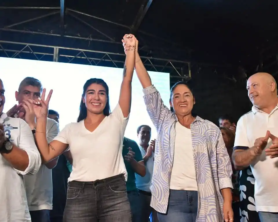 EN AGUILARES. Gimena y Elia Mansilla, por la sucesión para el período 2023-2027.