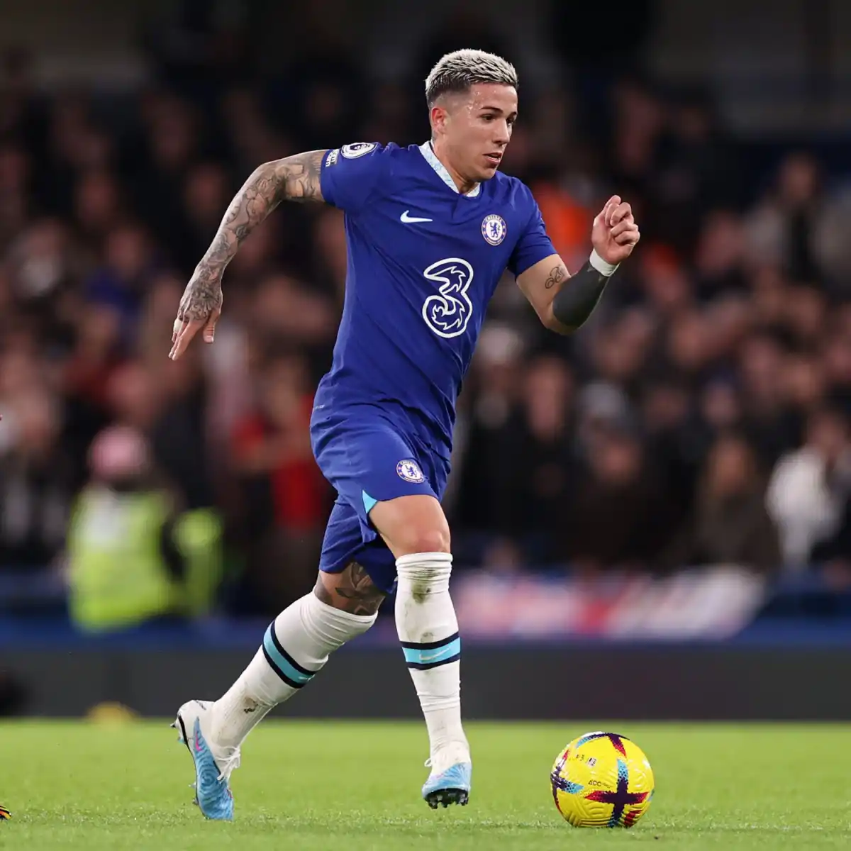 Enzo Fernández debutó en Chelsea, que no pasó del empate ante Fulham
