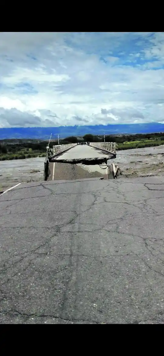 EL PUENTE DE QUILMES. Comunica las rutas 307 y 40 en la zona de Amaicha. Obligará a hacer desvíos.