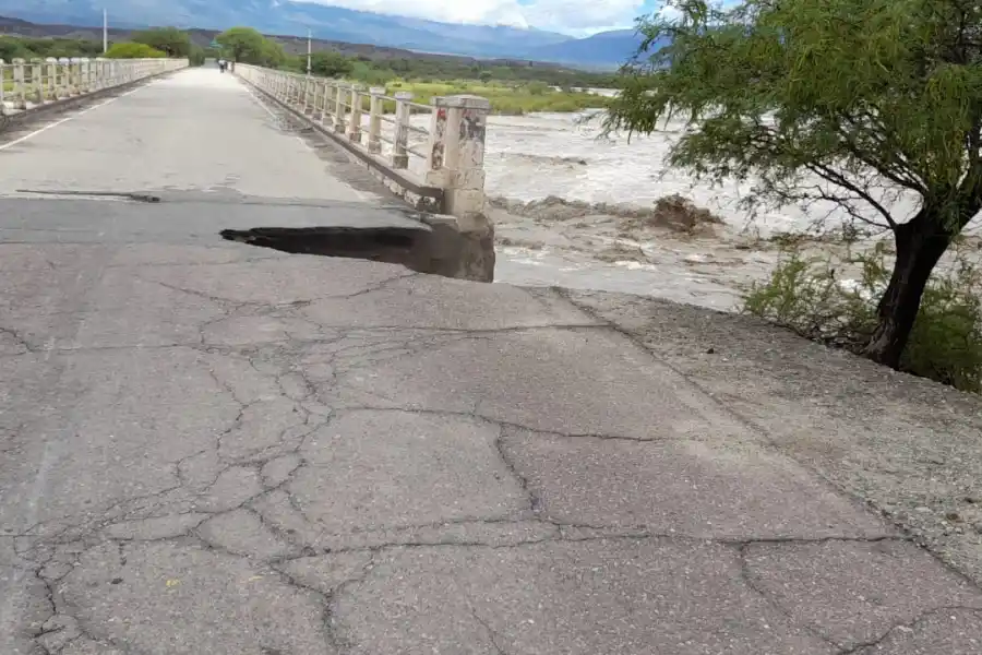 Técnicos de Vialidad evaluarán la totalidad del puente de Quilmes