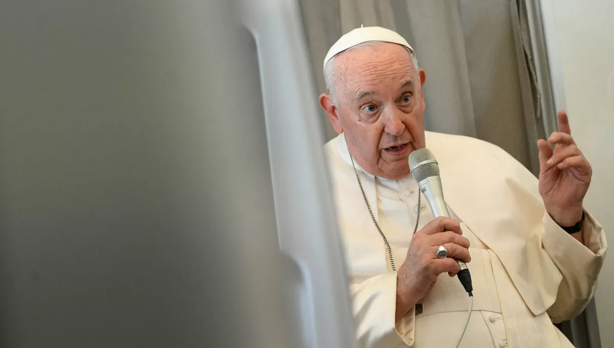 CLARO. El sumo pontífice consideró que la renuncia de los papas no puede convertirse en una moda. Foto tomada de Reuters.