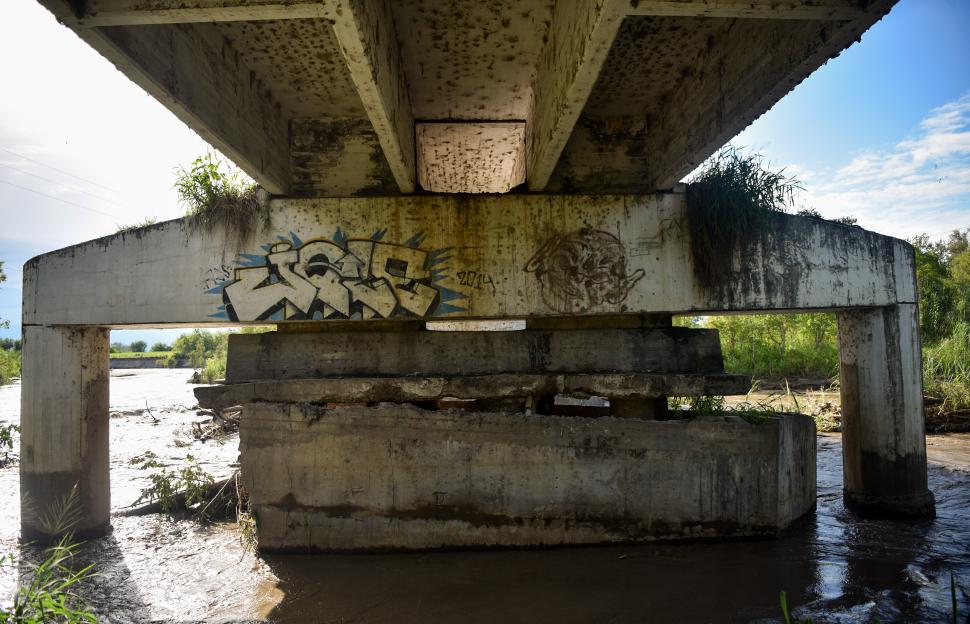 MURO DESTRUIDO. Parte de esta estructura muestra algunos daños.
