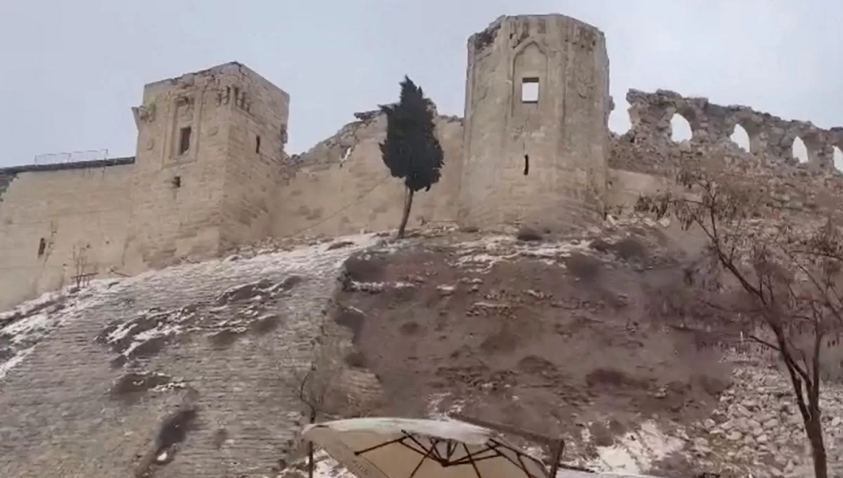 DAÑOS. El Castillo de Gaziantep, uno de los íconos de la ciudad turca, sufrió serios daños en el terremoto.