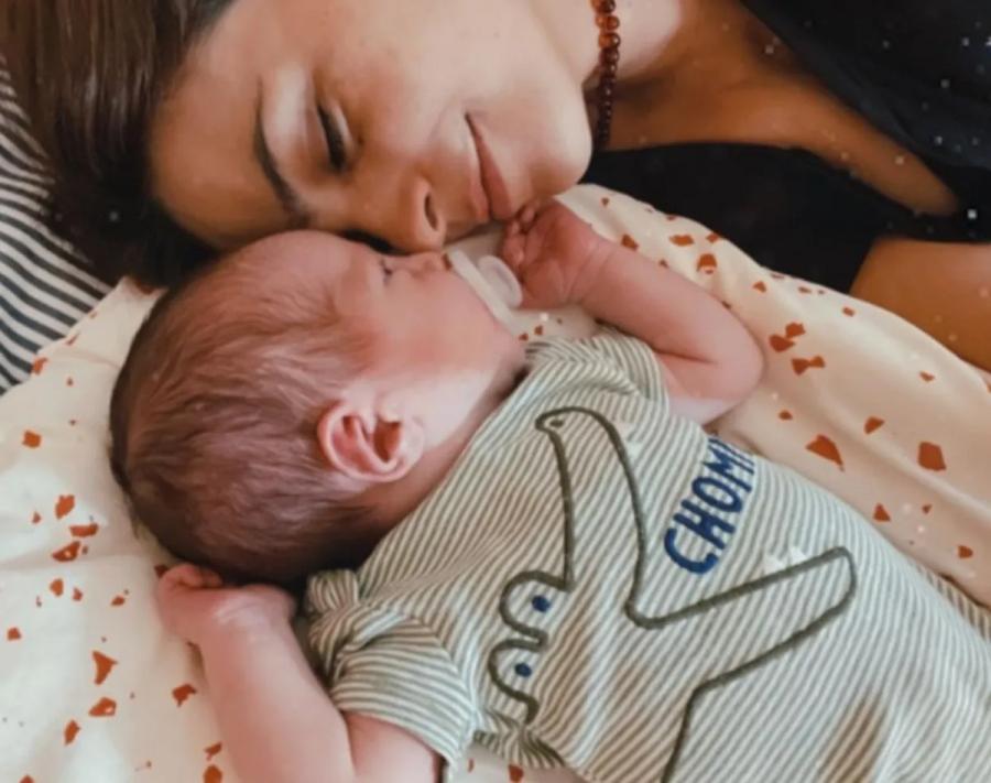 Con mi nuevo amor: las conmovedoras fotos que compartió Agustina Cherri del parto de su bebé