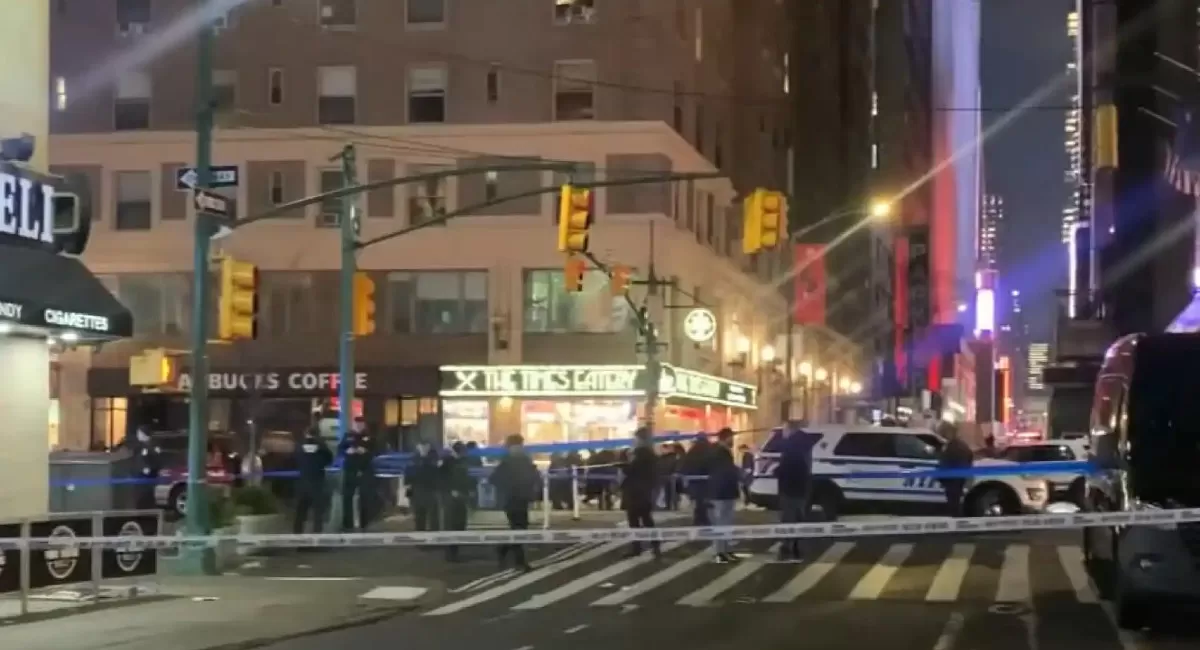 TIROTEO EN EEUU. La policía busca a dos hombres por el crimen. Foto de la cadena Abc 7 New York / Vía El Español. 