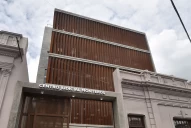 Pidió ser adoptada por la pareja de su madre y una jueza los declaró padre e hija