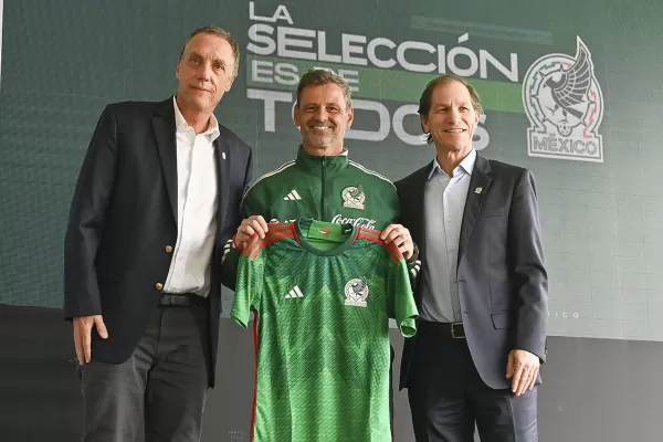 Cocca asumió en la Selección mexicana prometiendo seriedad, trabajo, humildad