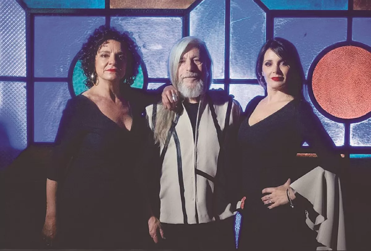 Carlos Podazza junto a Ana Marcilla y María José Soldati.