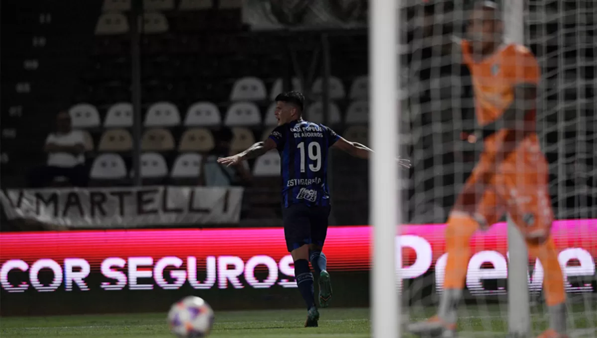 SE ABRIÓ EL ARCO. En Vicente López, Marcelo Estigarribia anotó su primer gol con la camiseta de Atlético.