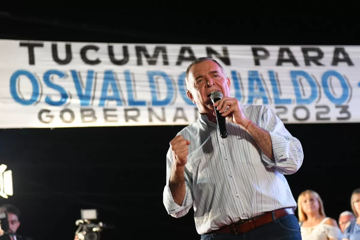 EN CAMPAÑA. Osvaldo Jaldo, candidato a gobernador por el PJ, finaliza su gestión al frente del Poder Ejecutivo. Foto de Comunicación Pública