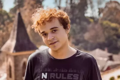 Un joven tucumano militó en el espacio de Milei, criticó el verticalismo y denunció amenazas