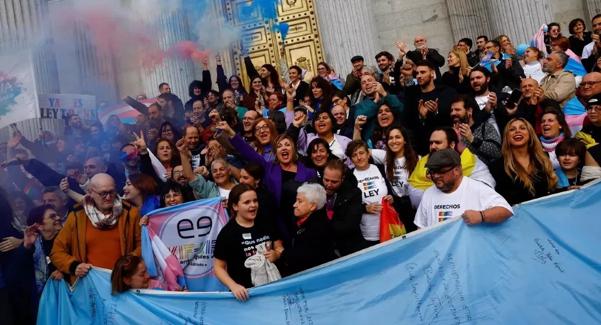 GÉNERO. España aprobó la ley trans tras meses de debate en el Congreso. 
