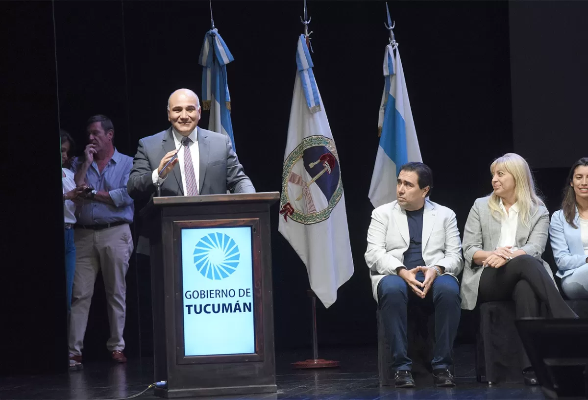 Juan Manzur reasumió como gobernador de Tucumán