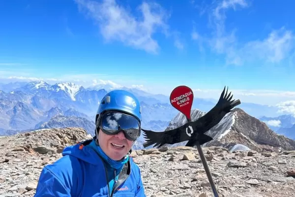 El tucumano que llevó nuestra bandera a la cima del Aconcagua