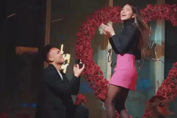 Lautaro Martínez le hizo una romántica propuesta de casamiento a su novia