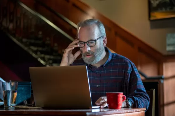 Bob Odenkirk, en la piel de un profesor que padece la crisis de la mediana edad