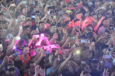 Carnaval: Ranchillos celebró con nieves, pintura y mucho ritmo